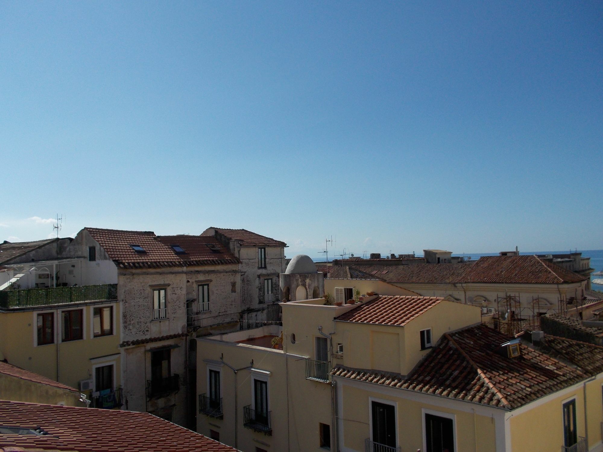 Le Stanze Del Poeta Salerno Exterior foto